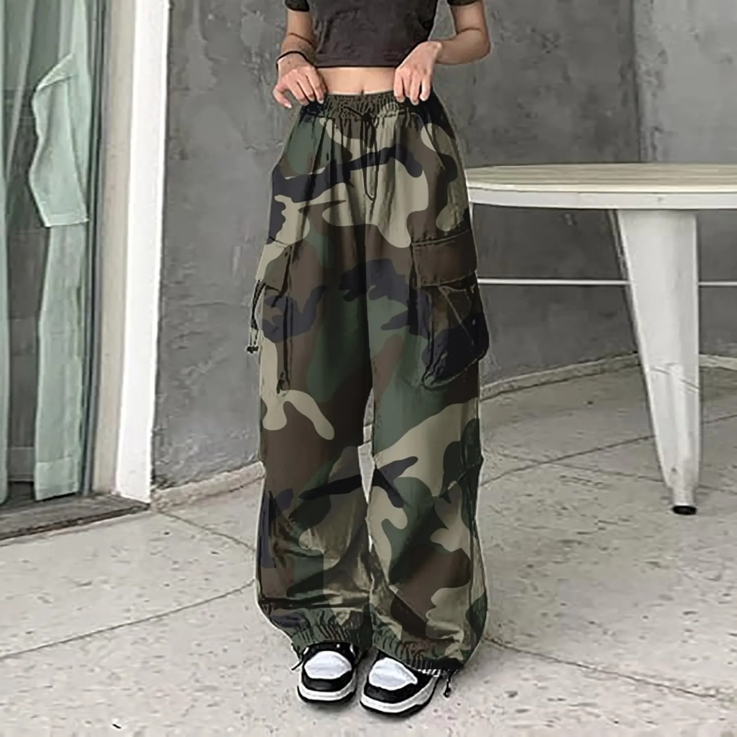Parachute Cargo Pants Women Camo Print Drawstring Casual Cargo Pants High Waist Straight Wide Leg Trendy Trousers with Pocket