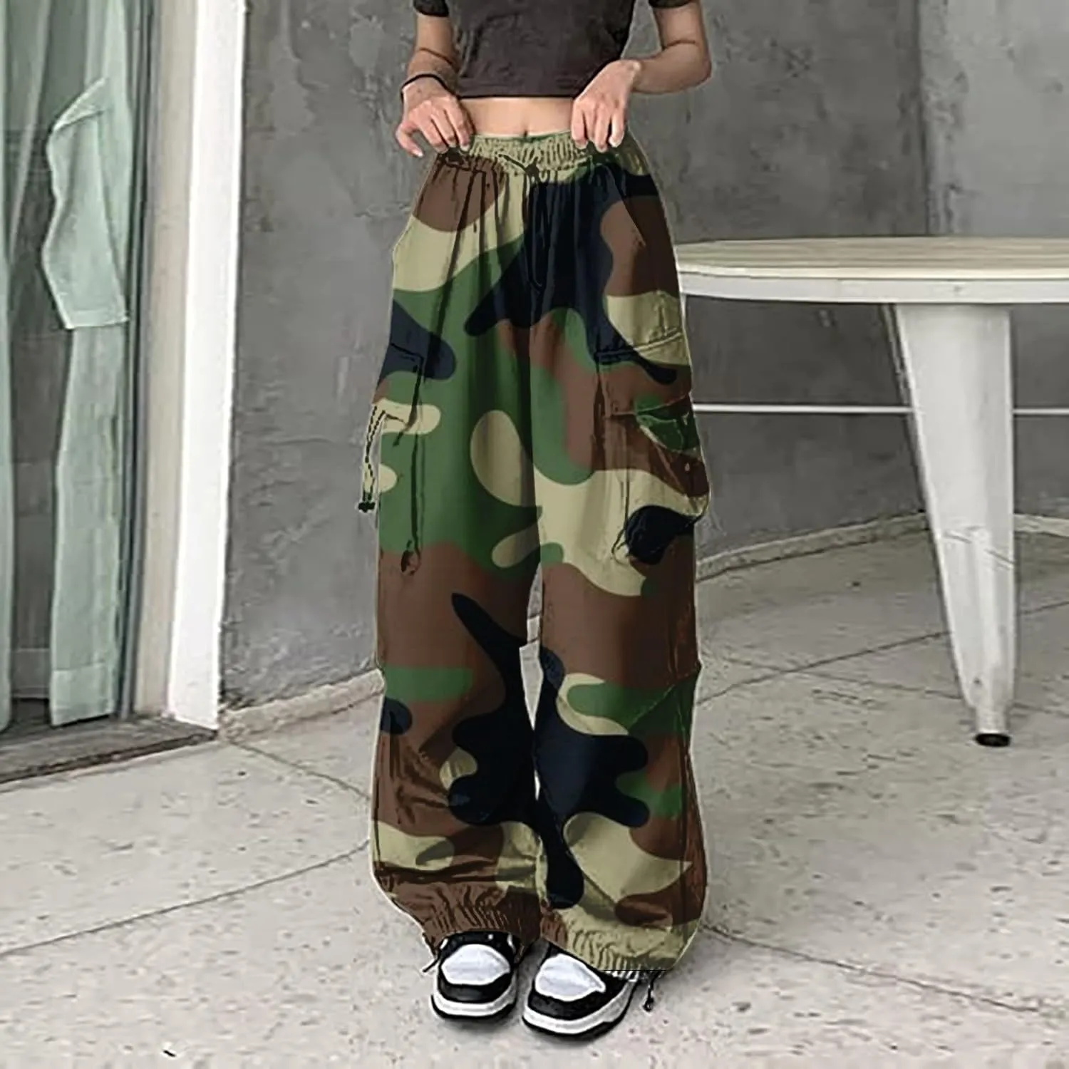 Parachute Cargo Pants Women Camo Print Drawstring Casual Cargo Pants High Waist Straight Wide Leg Trendy Trousers with Pocket
