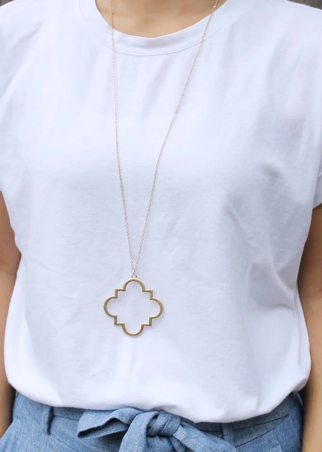 POMINA Gold Fashion Long Chain Necklace Quatrefoil Necklace Two-Tone Clover Pendant Necklace Geometric Pendant Sweater Long Necklace for Women